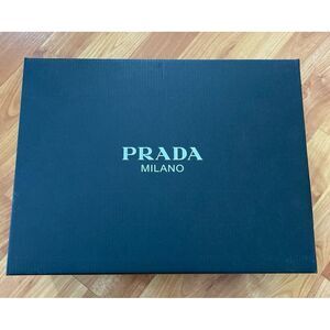 Prada‎ empty box